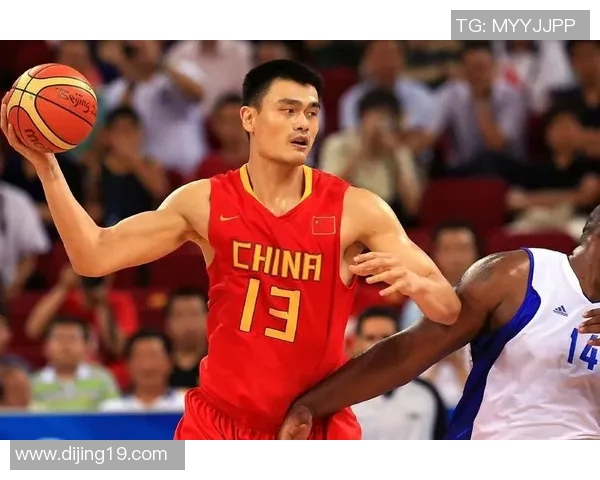 姚明荣获国际篮球杰出贡献奖章见证中国篮球辉煌成就与未来希望