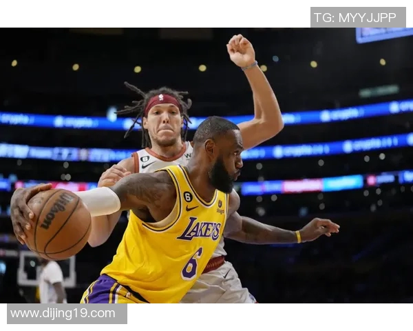 湖人战胜掘金，詹姆斯强势表现带领球队晋级季后赛